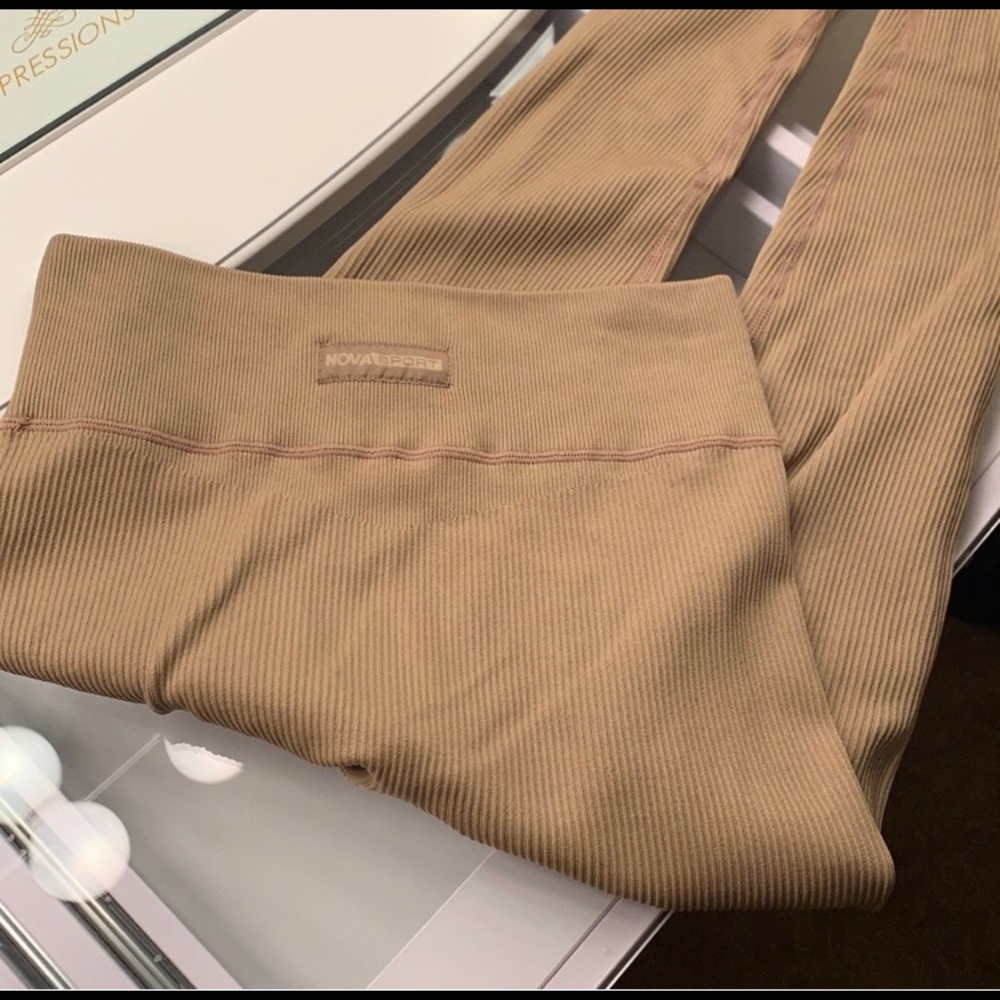 Fashion Nova leggings worn once like new